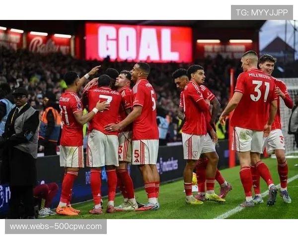 曼联对利兹联半场：拉什福德失点后掩面懊悔