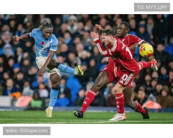 英超第32轮：阿斯顿维拉3-3战平西汉姆联，沃特金斯梅开二度难救主